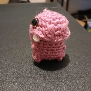 Dinachsia, la petite dino extravertie et punchy